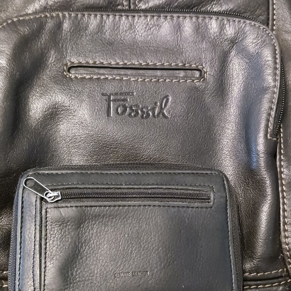 Fossil Purse with wallet & Collectable Tin case includes two round watch faces - Picture 3 of 9